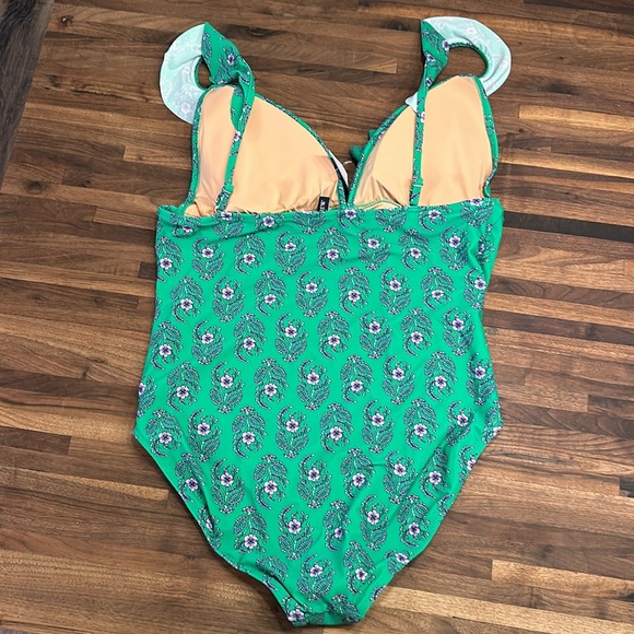 J.Crew Women’s One Piece - Picture 3 of 4